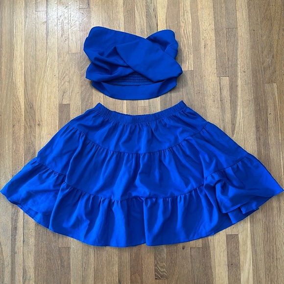 Umenlele | 2 piece bandeau top set with skirt bottom - Picture 2 of 16